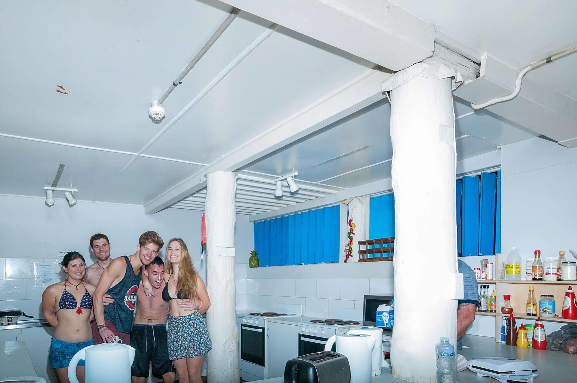 بيت شباب Reef Backpackers كيرنز المظهر الخارجي الصورة
